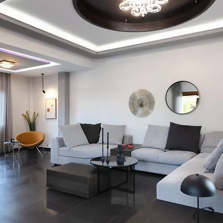 Villa Makown *